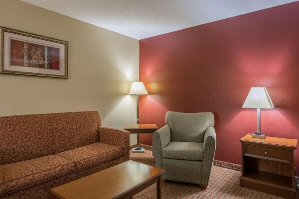 Red Roof Inn & Suites Little Rock image 19