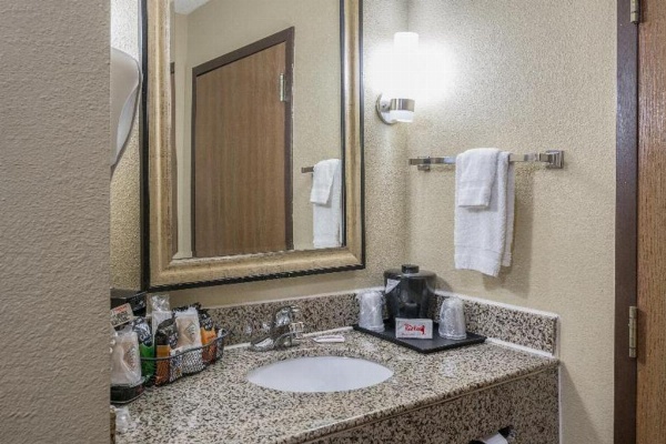 Red Roof Inn & Suites Little Rock image 28